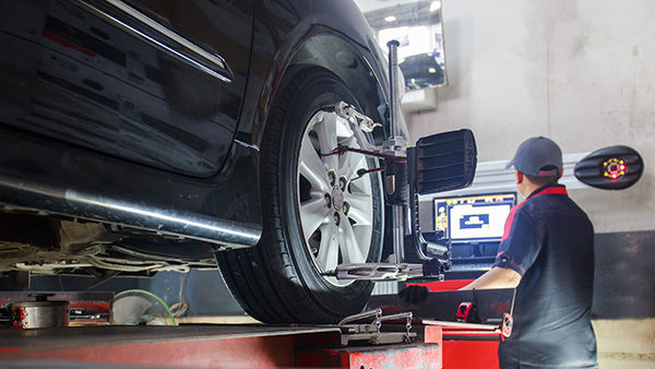 What Are the Symptoms of Bad Wheel Alignment? | Funk Bros Auto